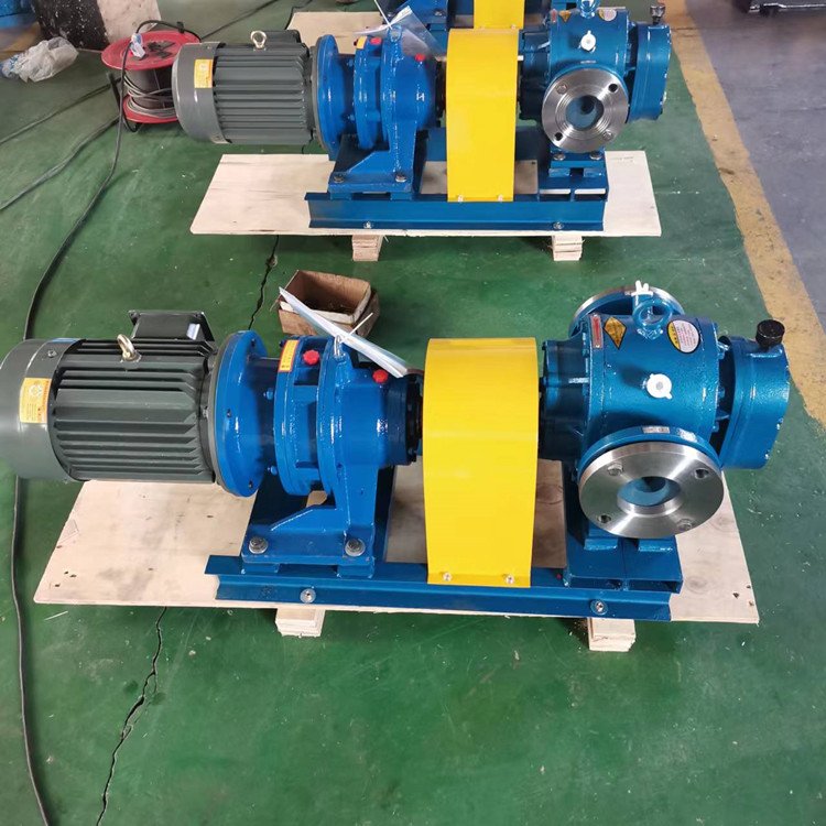 熔融樹(shù)脂輸送泵LCBJ-25/0.6羅茨油泵